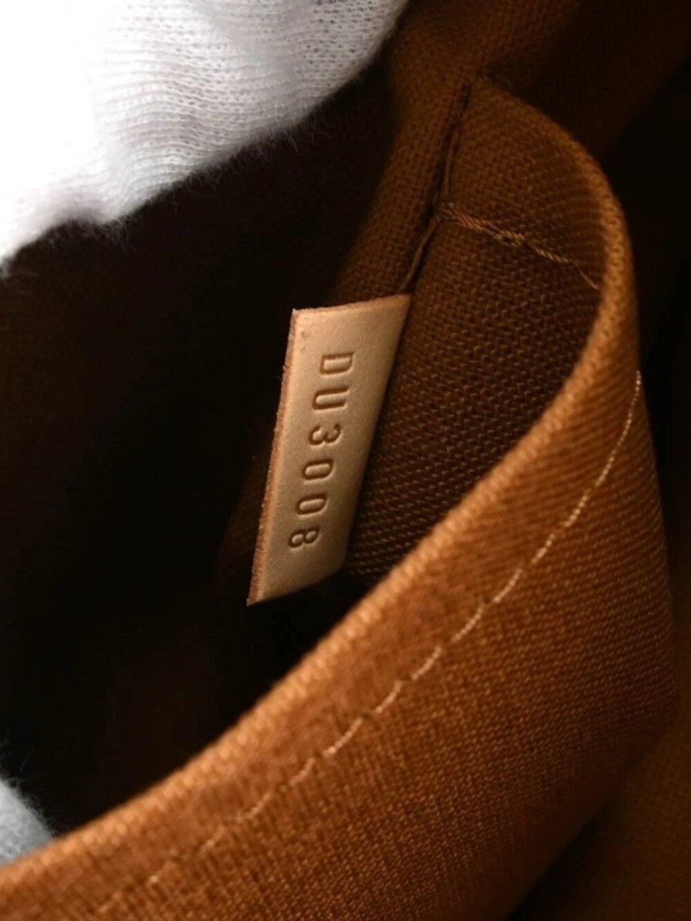 Louis Vuitton Monogram - Picture 10 of 15